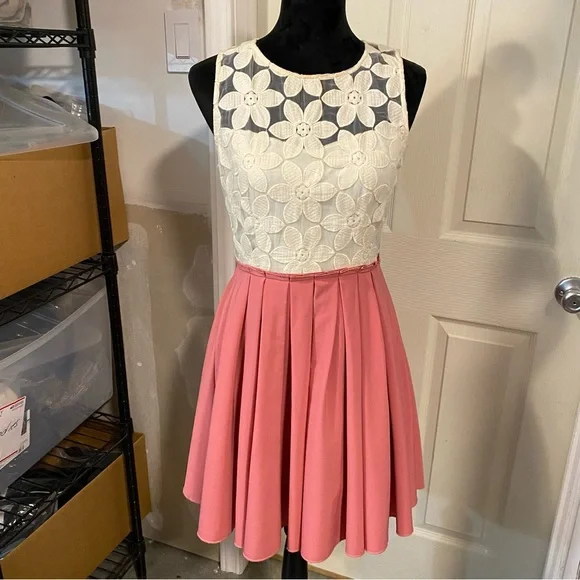 Altar’d State Dress Fit Flare Mini Lace Bodice Cream Pink Floral Cutout Medium - Picture 5 of 11